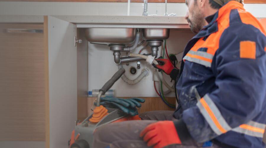 Professional slab leak plumber services in Coahoma, TX